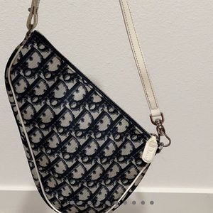 LOOKING FOR DIOR SADDLE BAG